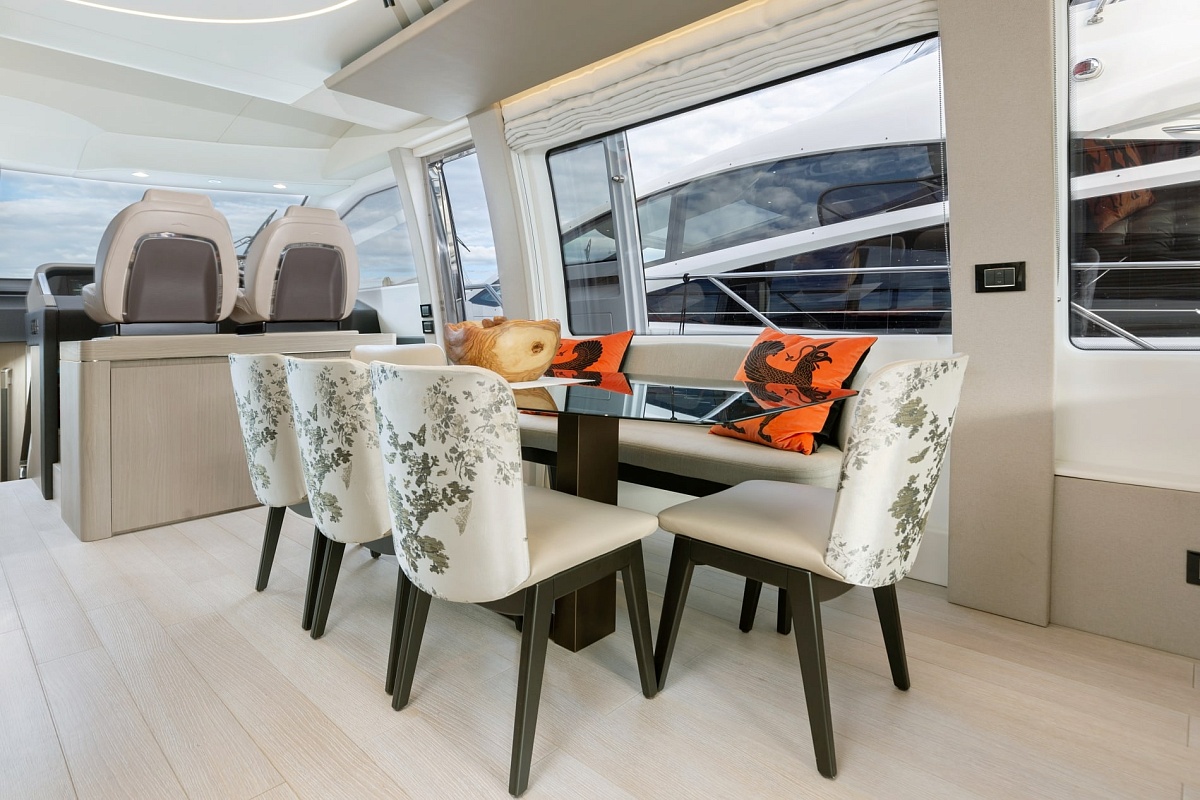 Аренда яхты Azimut 72 Solstice во Франции